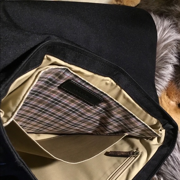 NWT BOCONI LEATHER MESSENGER BAG - Picture 6 of 8